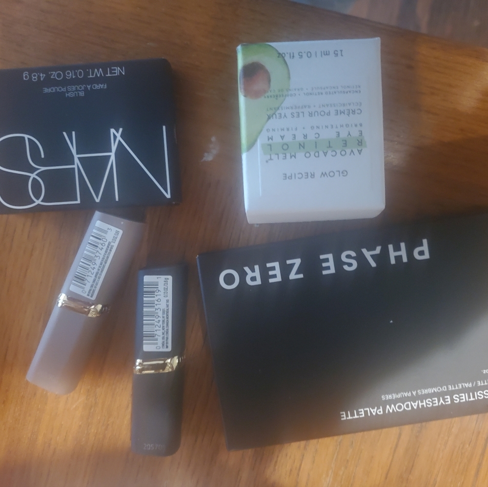 Makeup bundle